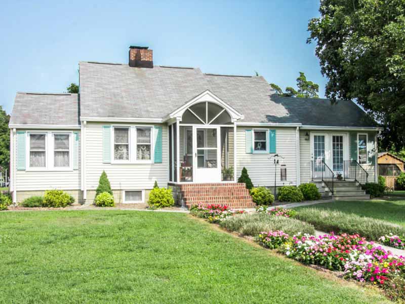 Colonial Family home south of Dover Delaware.